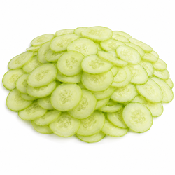 Gurkenscheiben geschält