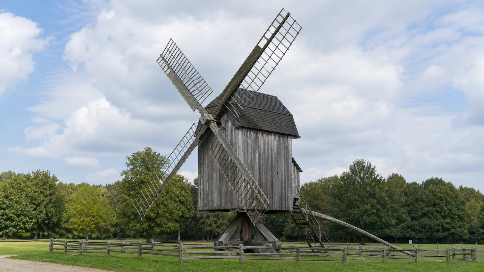 Bockwindmühle aus Essen im Museumsdorf Cloppenburg