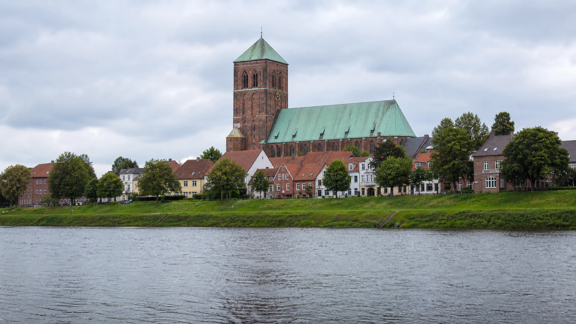 Allerufer mit Stadtansicht und Verdener Dom