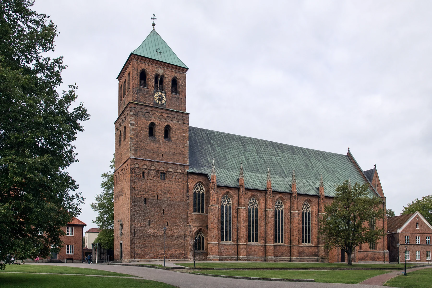 Verdener Dom St. Maria und Cäcilia im historischen Altstadtumfeld